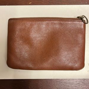 MADEWELL  The Leather Pouch Clutch